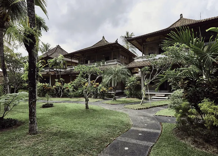 Outpost Coliving ホテル