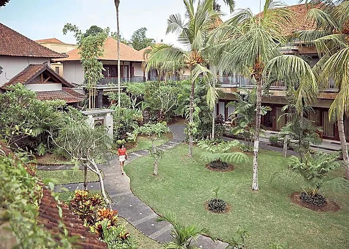 Outpost Coliving ホテル